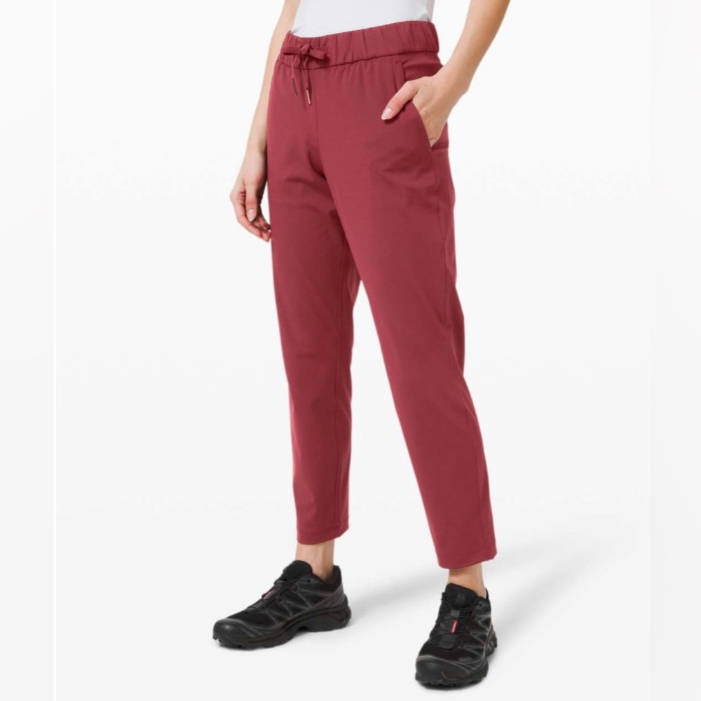 EUC - Lululemon On The Fly Pants - Sz 6